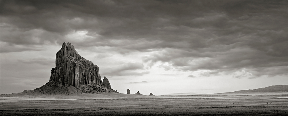 Tsé Bitʼaʼí in Navajo, the "winged rock."